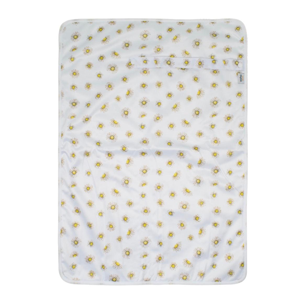 Yoho Baby & co. Baby Changing Mat - White Daisies