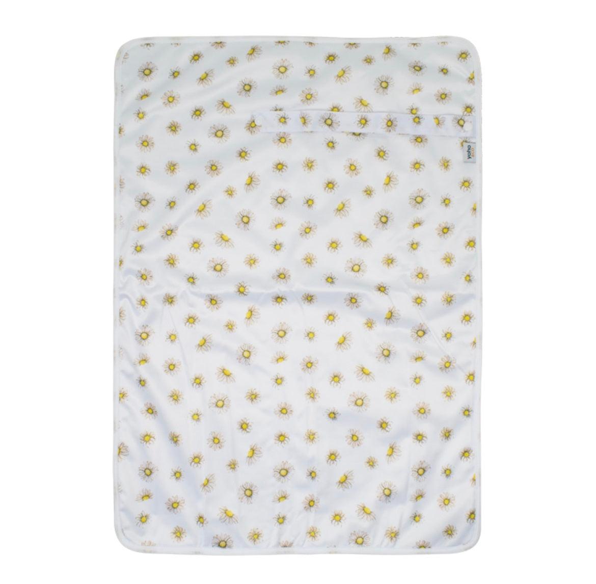 Yoho Baby & co. Baby Changing Mat - White Daisies