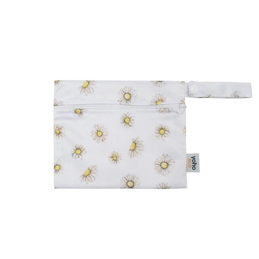 Yoho Baby & co. NZ Wet bags in 4 convenient sizes, for babies daycare, swim nappy, cloth nappies, snacks, breast pads and so much more!  White Daisies